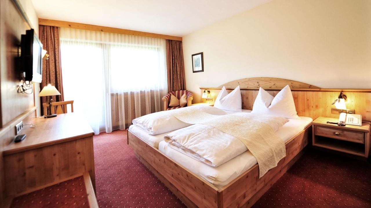 Hotel Koenigsblick By Keyone Fulpmes Bagian luar foto