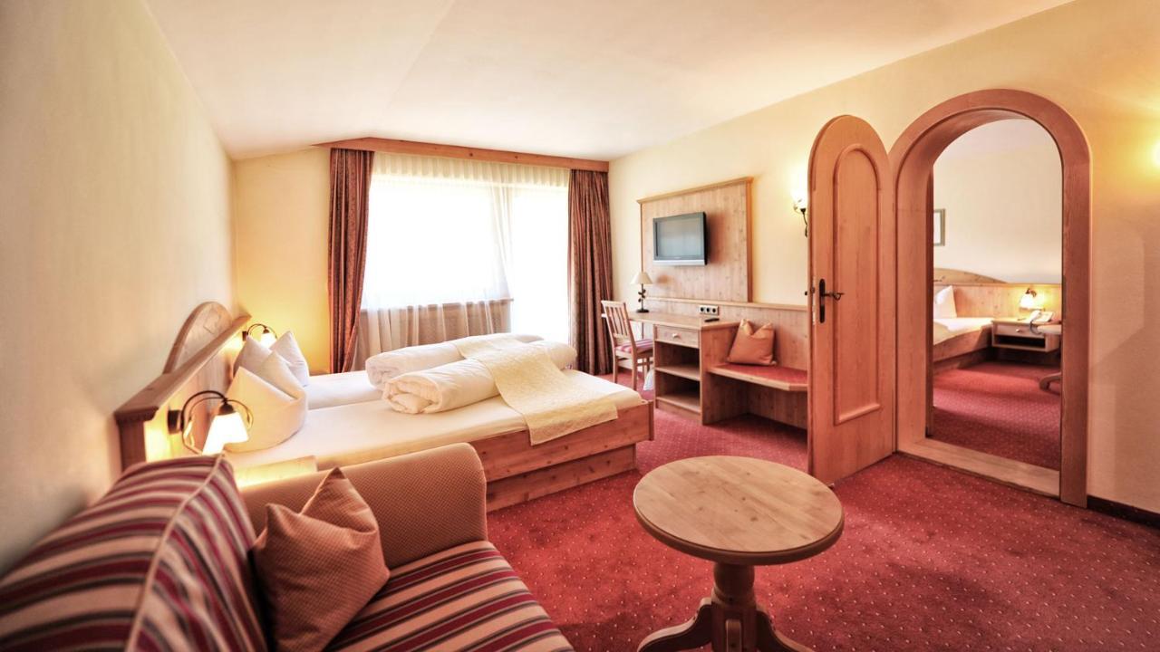 Hotel Koenigsblick By Keyone Fulpmes Bagian luar foto