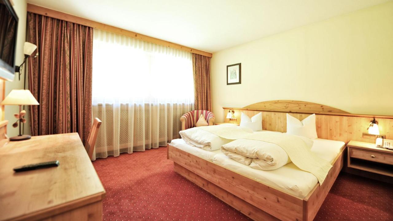 Hotel Koenigsblick By Keyone Fulpmes Bagian luar foto