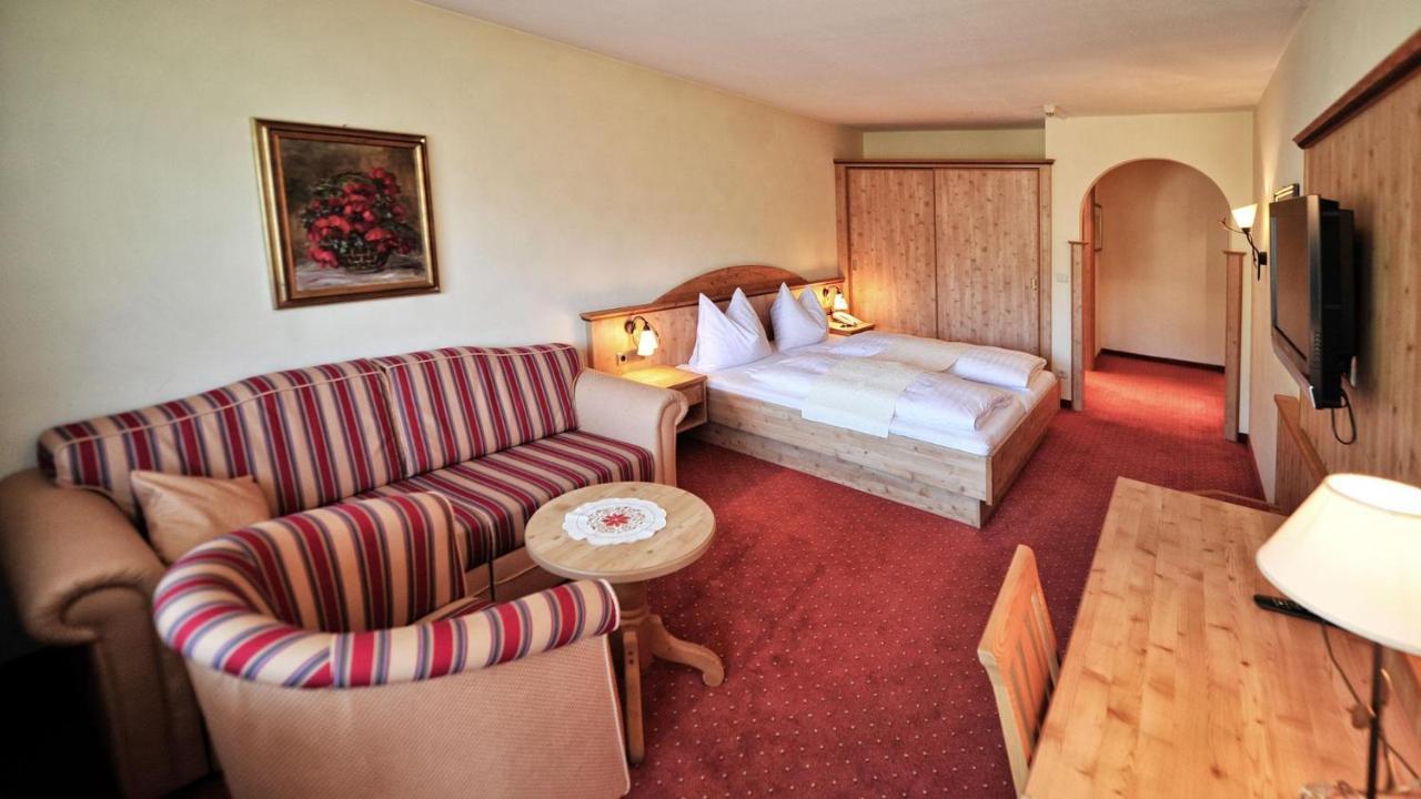 Hotel Koenigsblick By Keyone Fulpmes Bagian luar foto